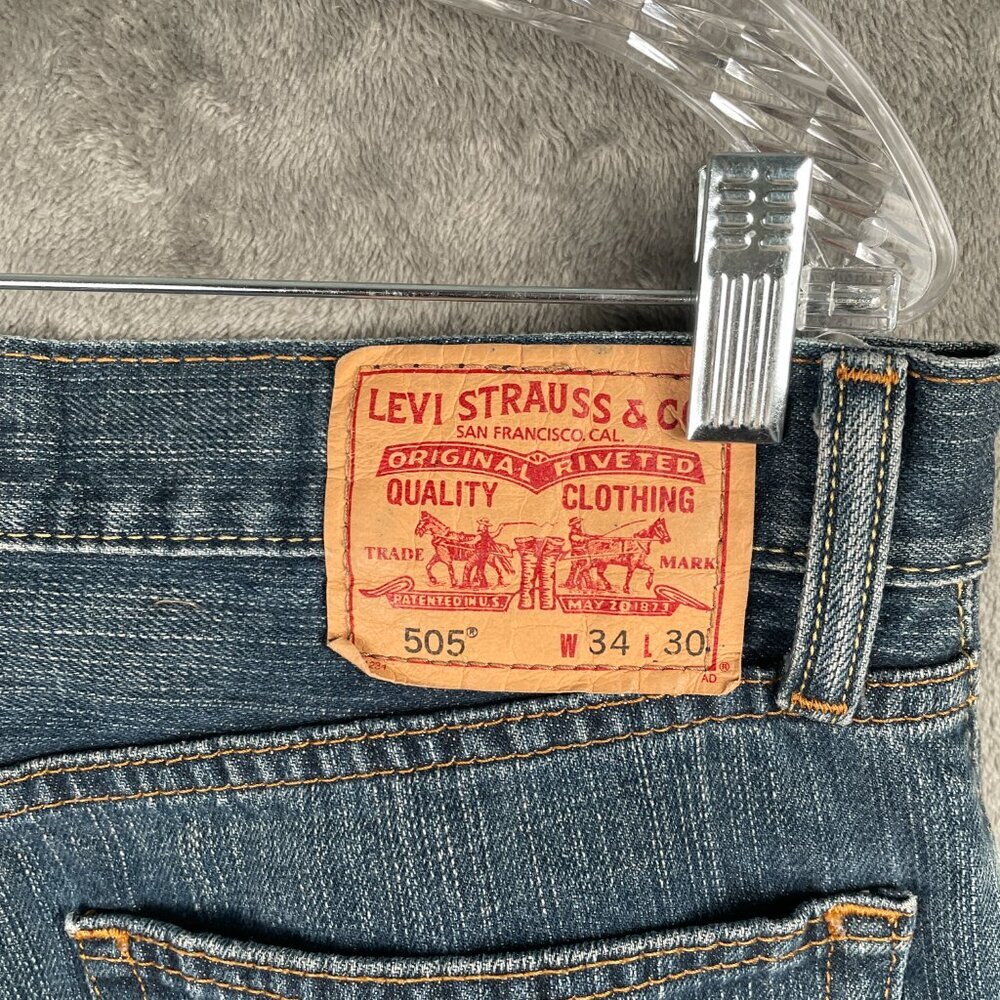 Levi’s 505 Jeans Men’s 34x30 Blue Regular Fit Straight Leg Denim Distressed - Picture 7 of 8